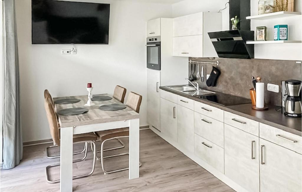 Awesome apartment in Graal-Mritz with 1 Bedrooms&WiFi Buitenkant foto