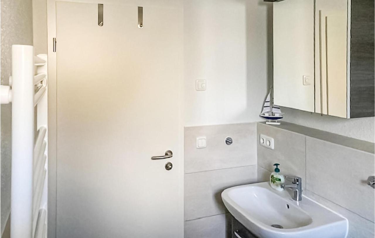 Awesome apartment in Graal-Mritz with 1 Bedrooms&WiFi Buitenkant foto